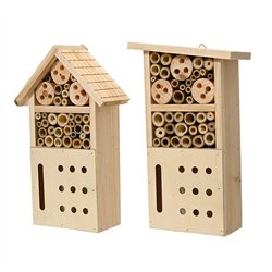 Hotel de insectos madera de pino, modelos variados. 18 x 9 x 27 cm